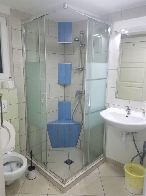 Big Cozy - Skyfall Apartment 3 Bdrm 6 Beds 1&Half Baths Budapest Exterior foto